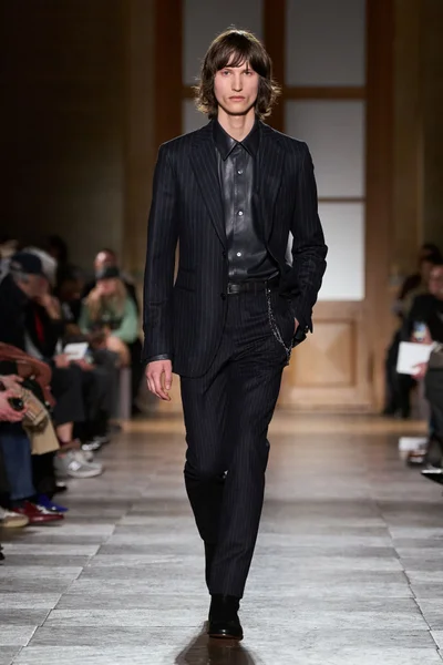 Look 42
